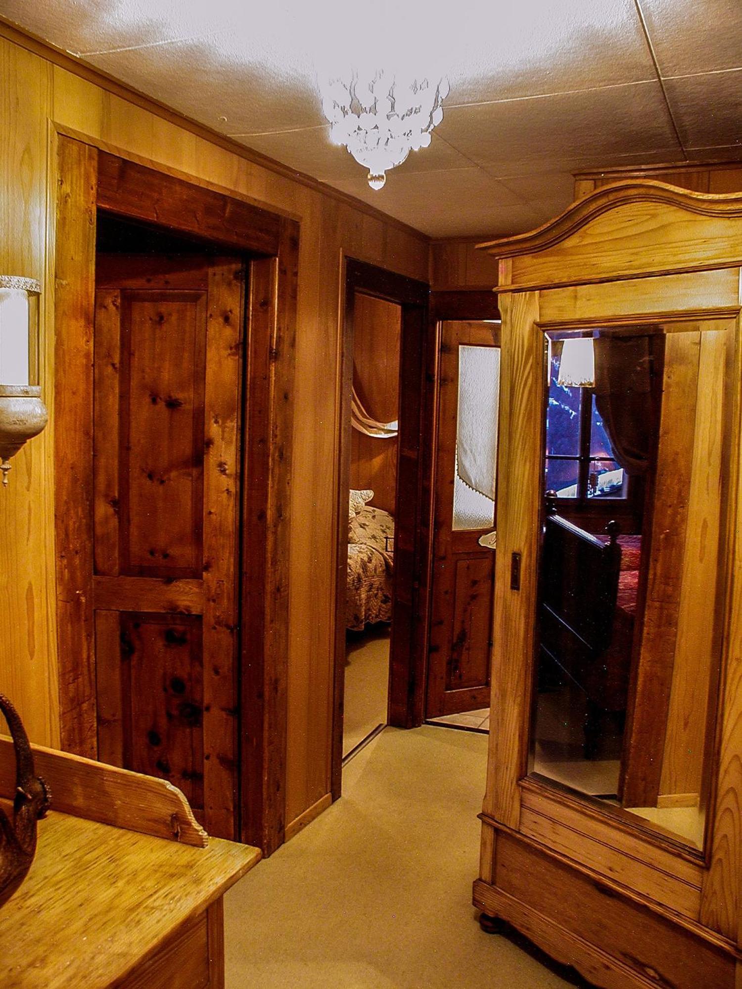 Hotel Bella Tola & Spa Saint-Luc Room photo